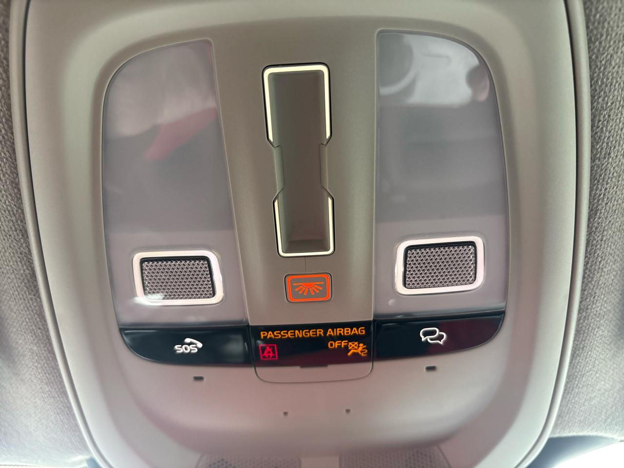 Volvo XC40 B5 AWD Core Bright Theme 2025