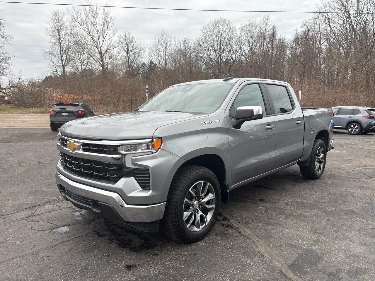 Chevrolet Silverado 1500 4WD Crew Cab 147" LT w/2FL 2024