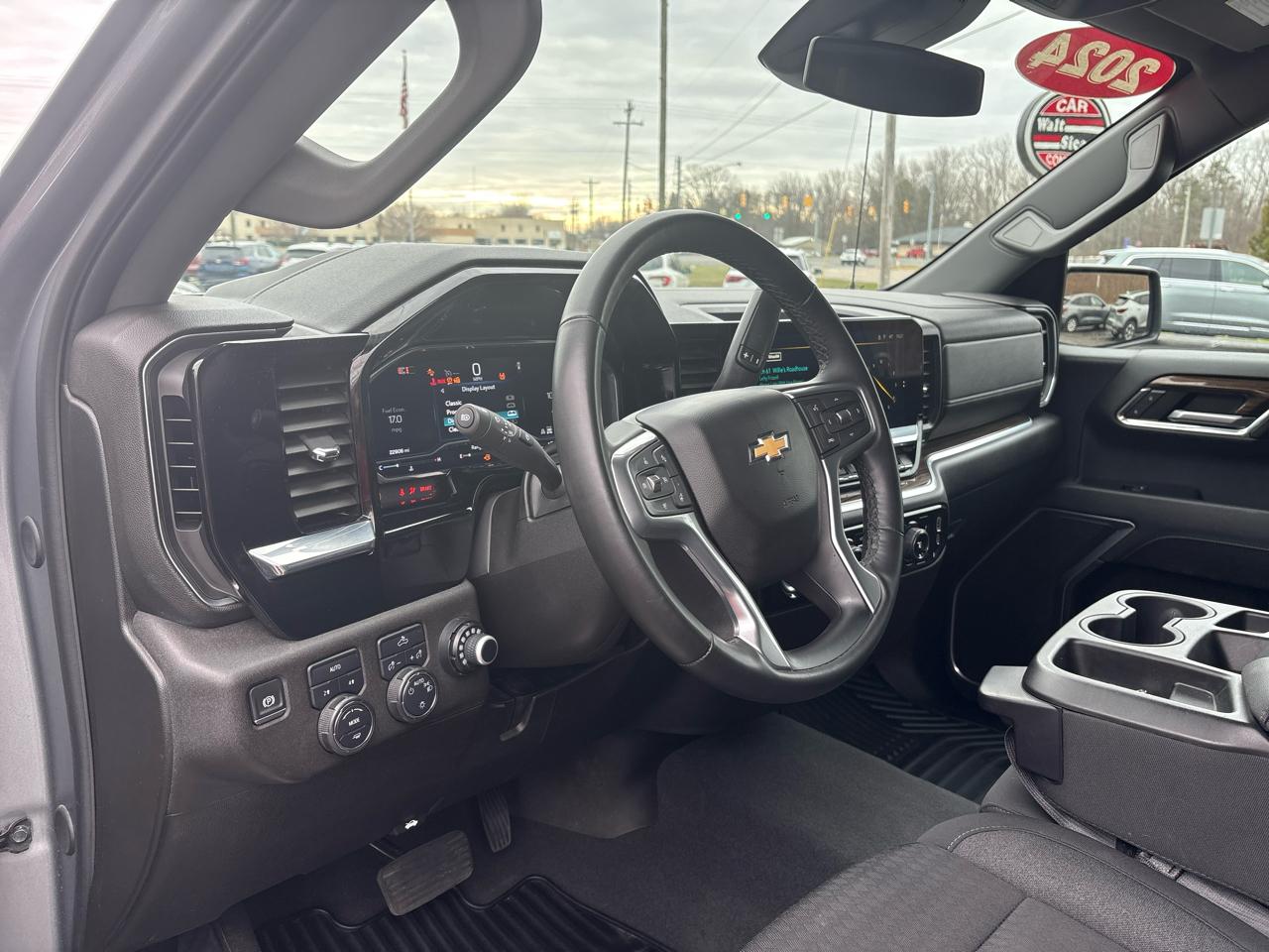 Chevrolet Silverado 1500 4WD Crew Cab 147" LT w/2FL 2024