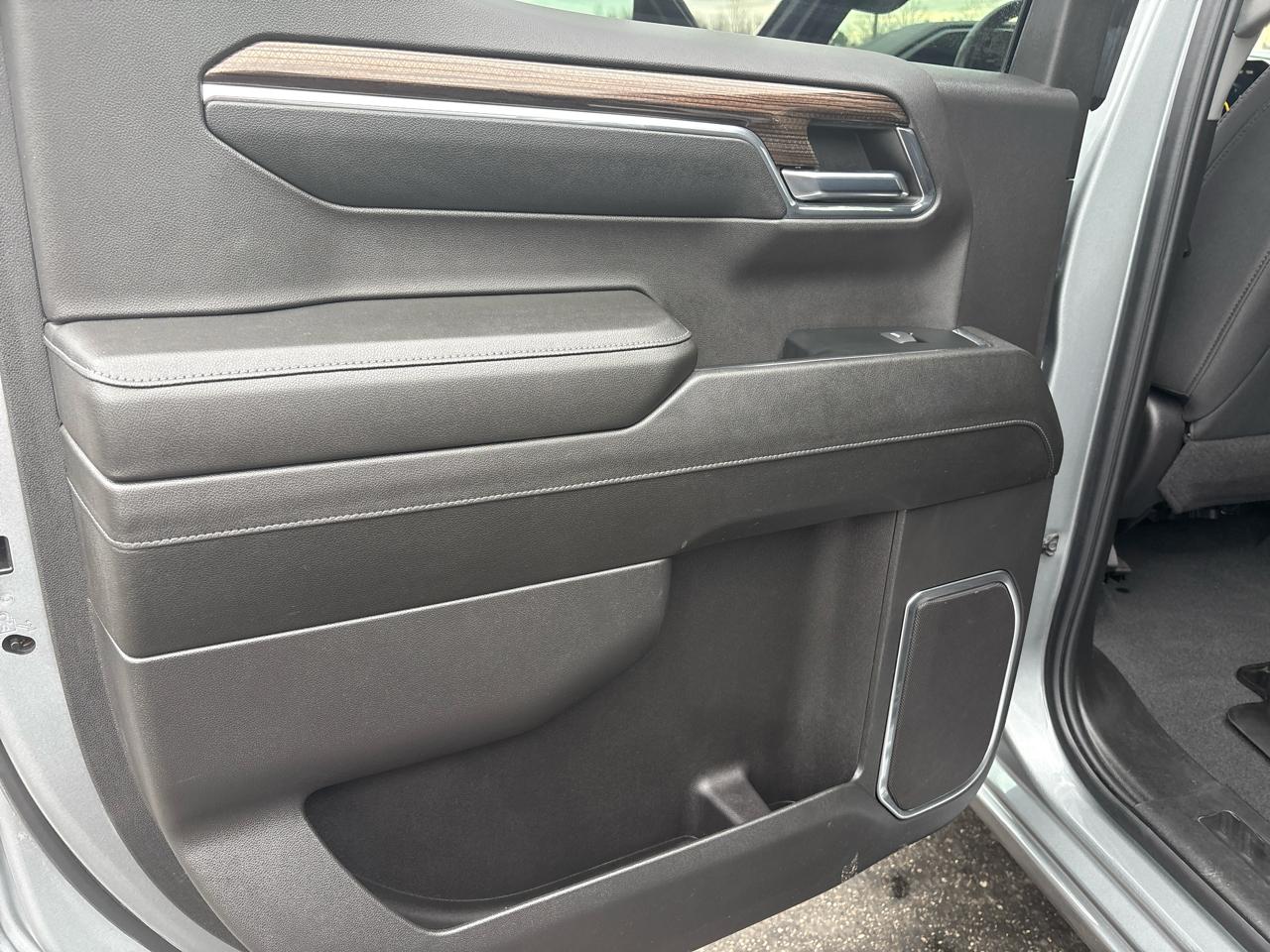 Chevrolet Silverado 1500 4WD Crew Cab 147" LT w/2FL 2024