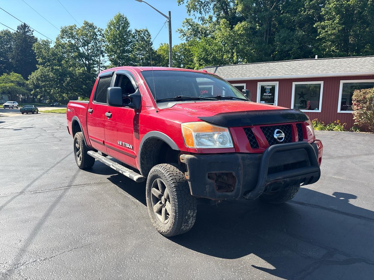 Nissan Titan 4WD Crew Cab SWB S 2011