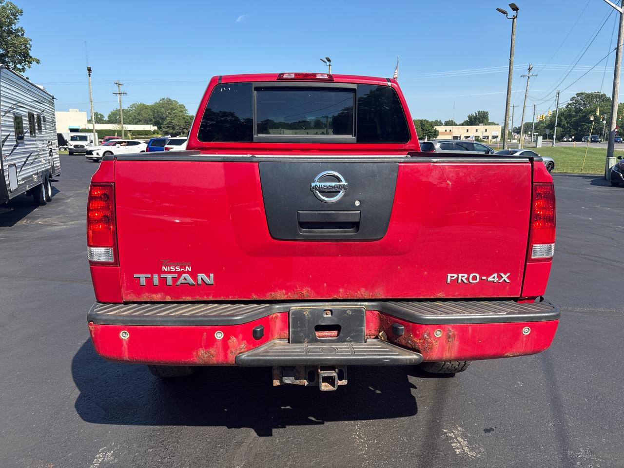 Nissan Titan 4WD Crew Cab SWB S 2011