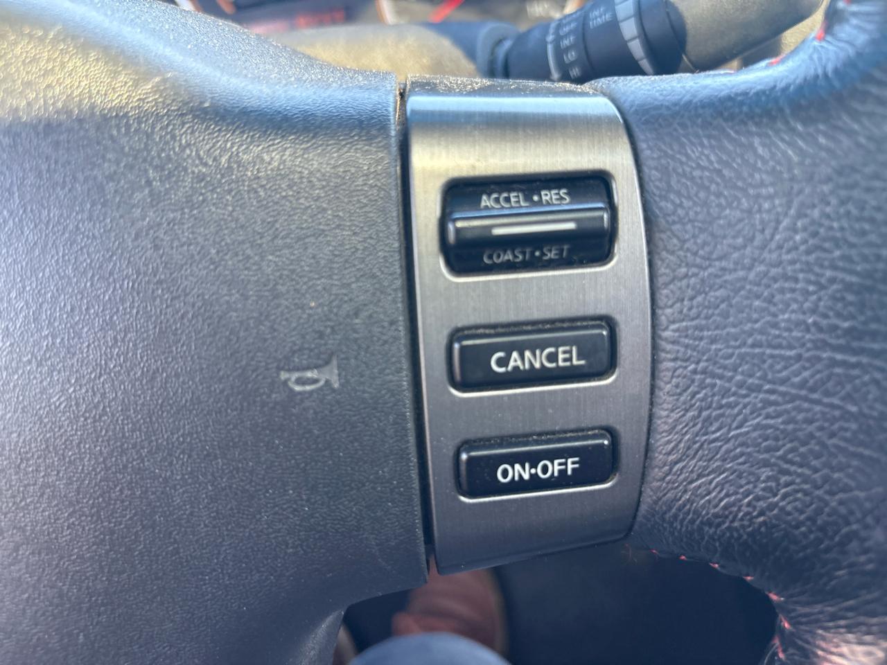 Nissan Titan 4WD Crew Cab SWB S 2011