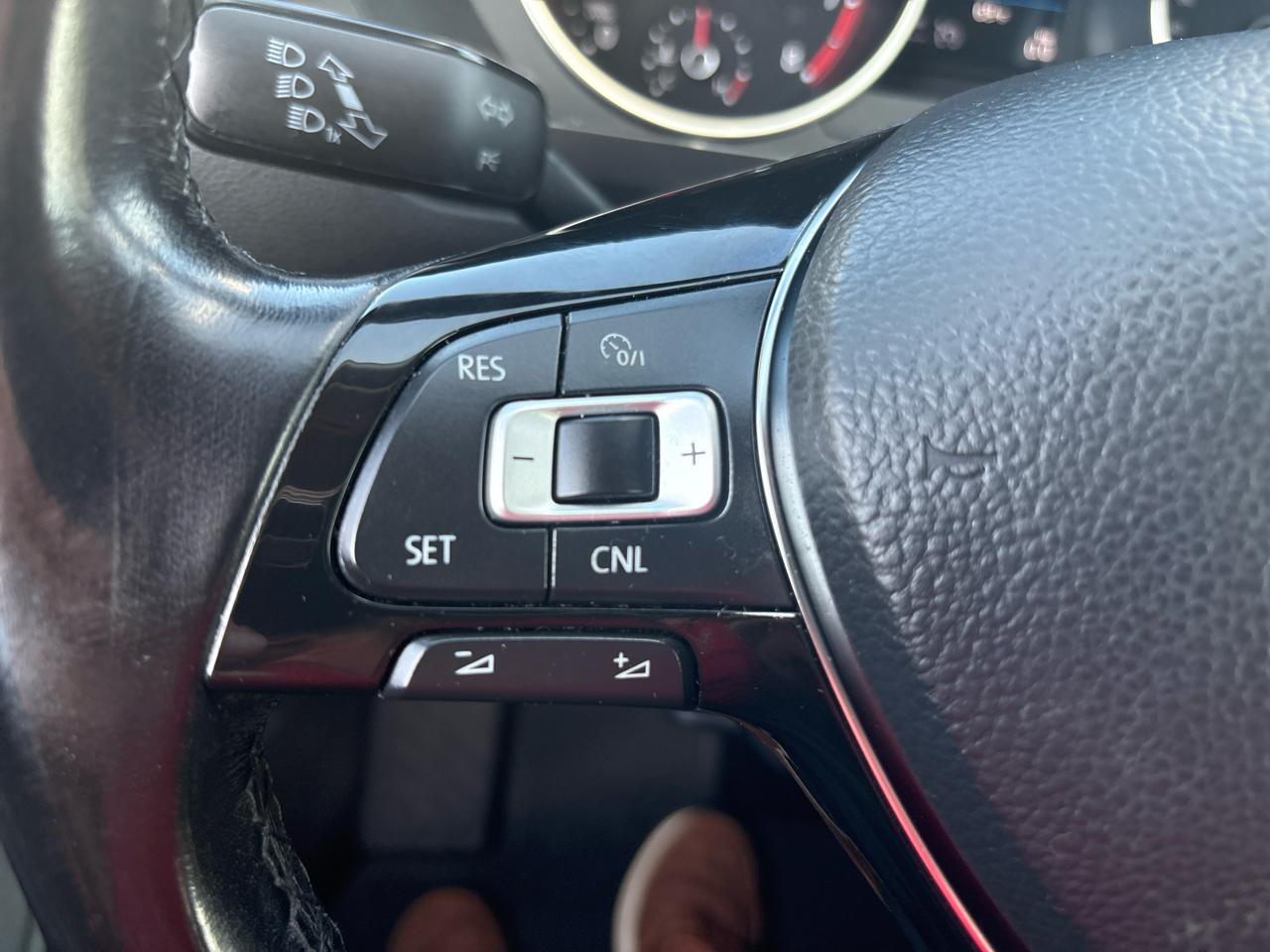 Volkswagen Tiguan 2.0T SEL 4MOTION 2018