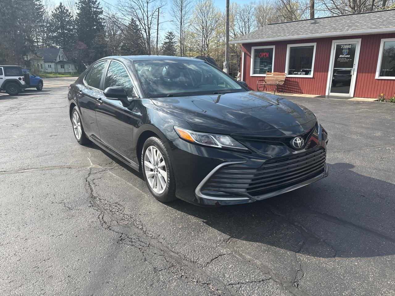 Toyota Camry LE Auto (Natl) 2023