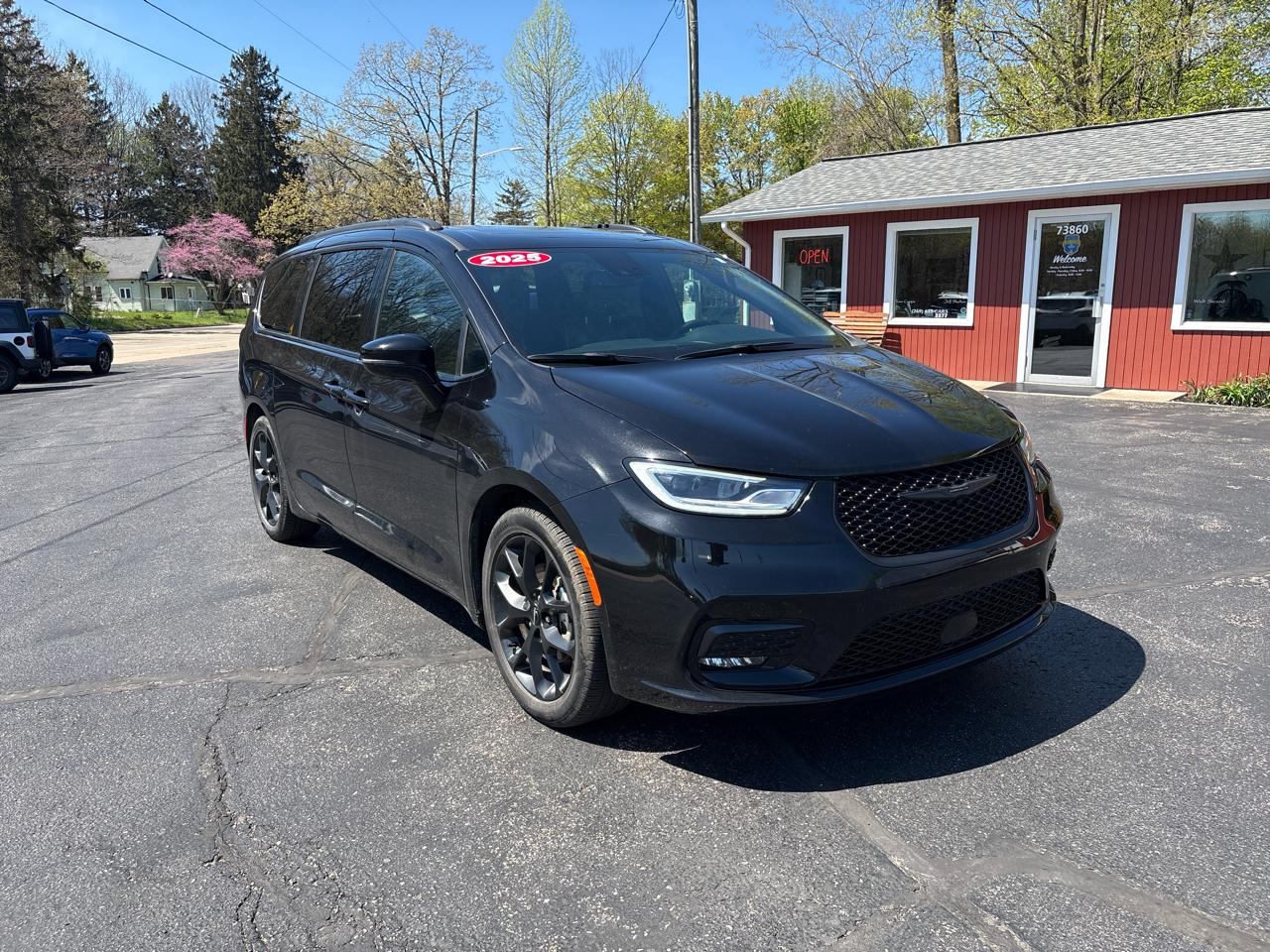 Chrysler Pacifica Limited FWD 2025