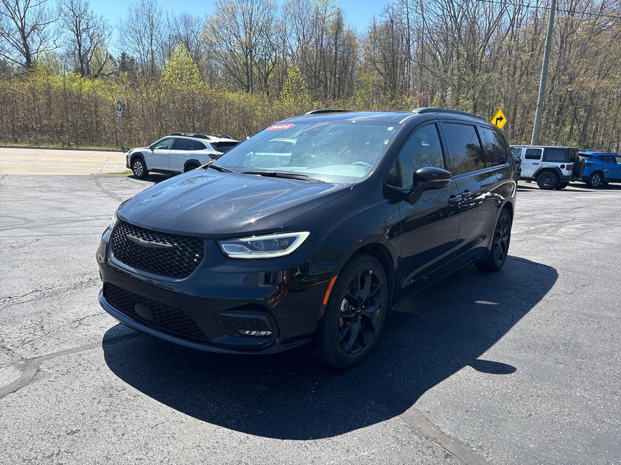 Chrysler Pacifica Limited FWD 2025