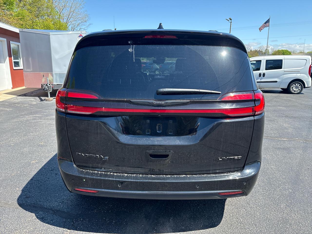 Chrysler Pacifica Limited FWD 2025
