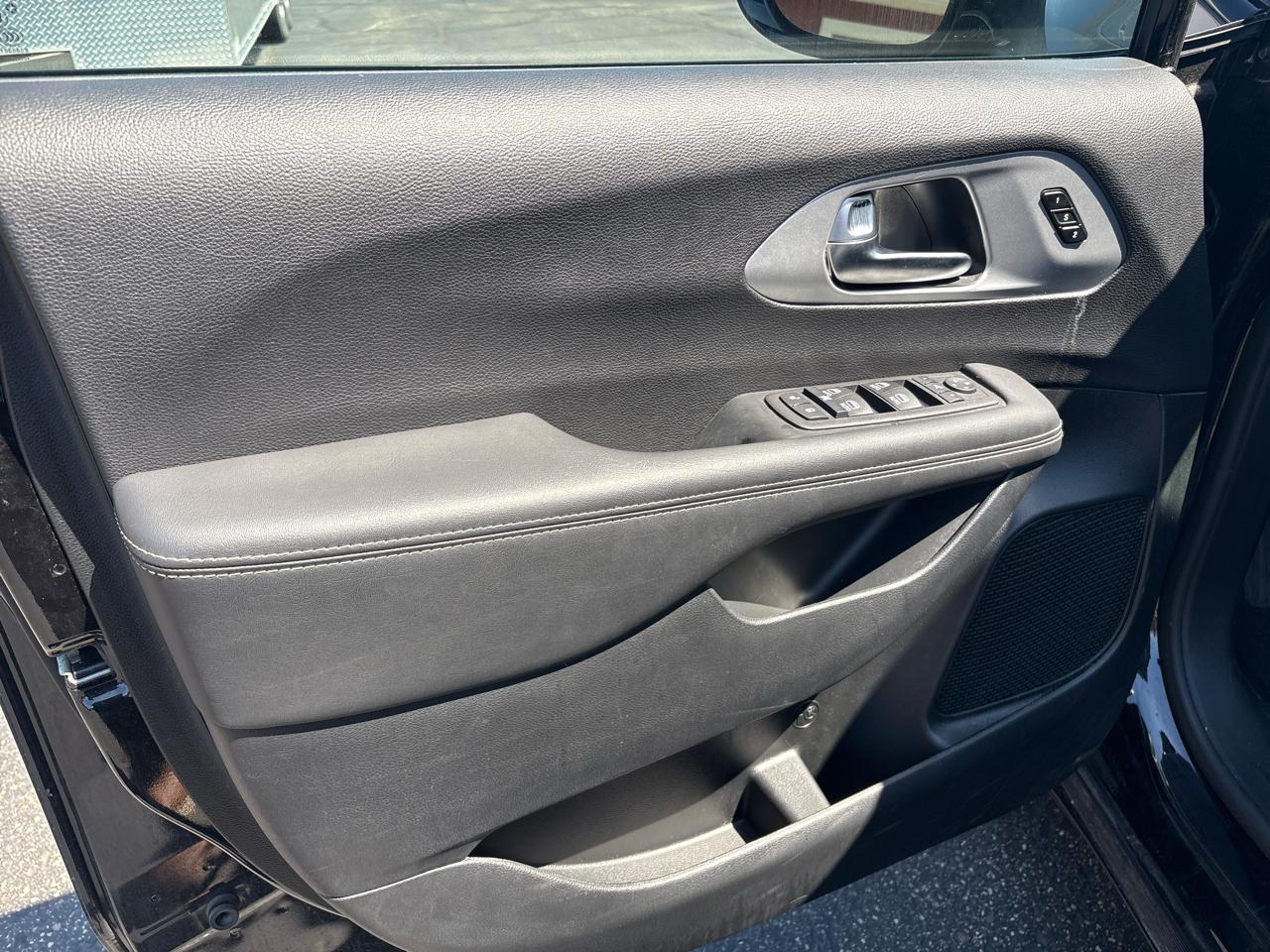Chrysler Pacifica Limited FWD 2025