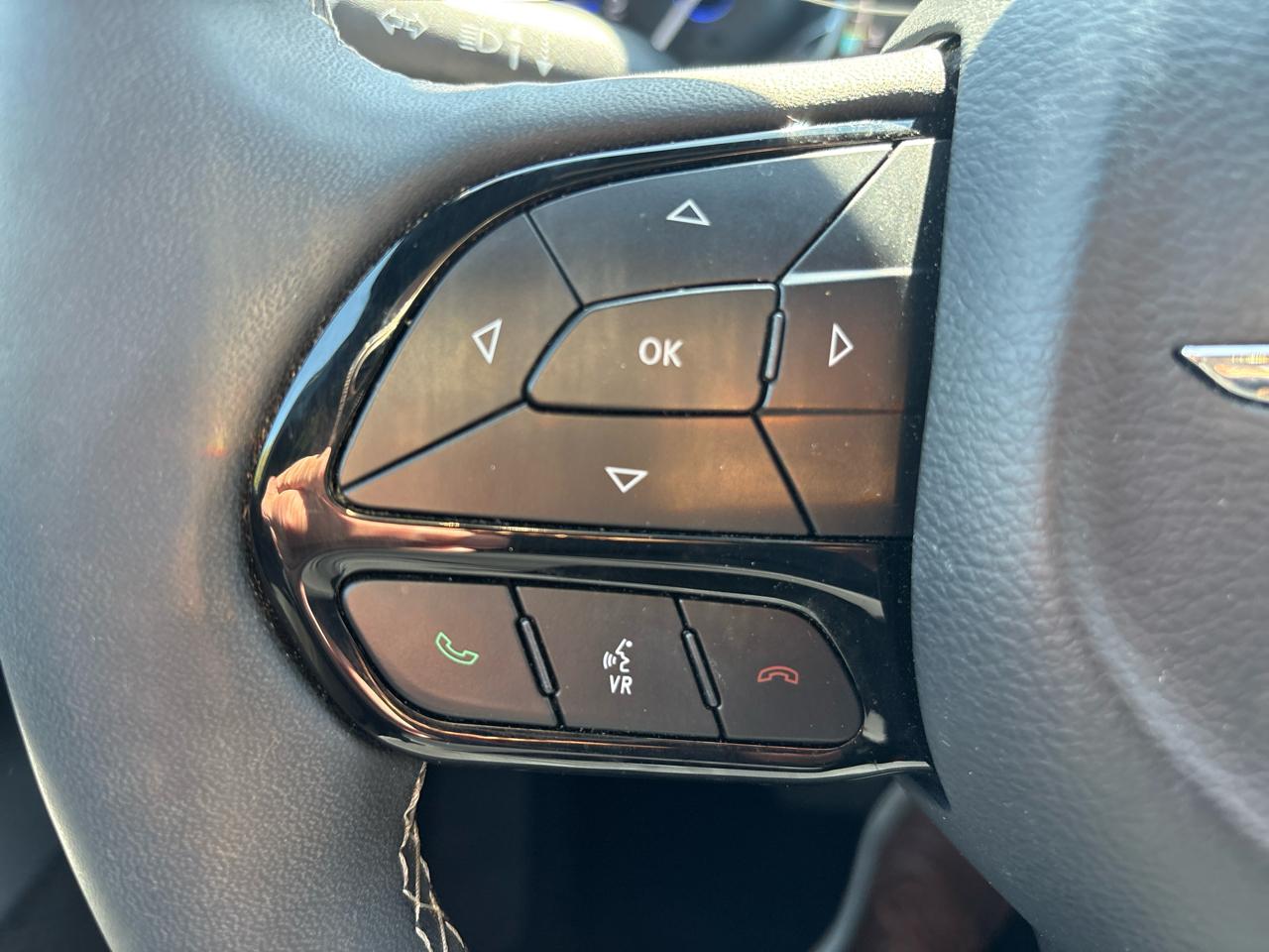 Chrysler Pacifica Limited FWD 2025