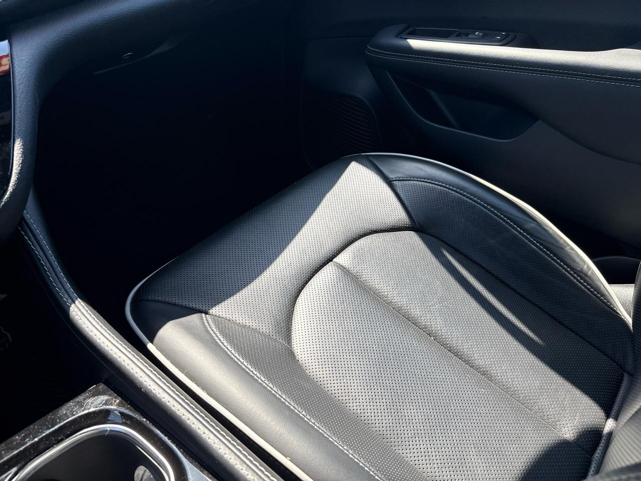 Chrysler Pacifica Limited FWD 2025