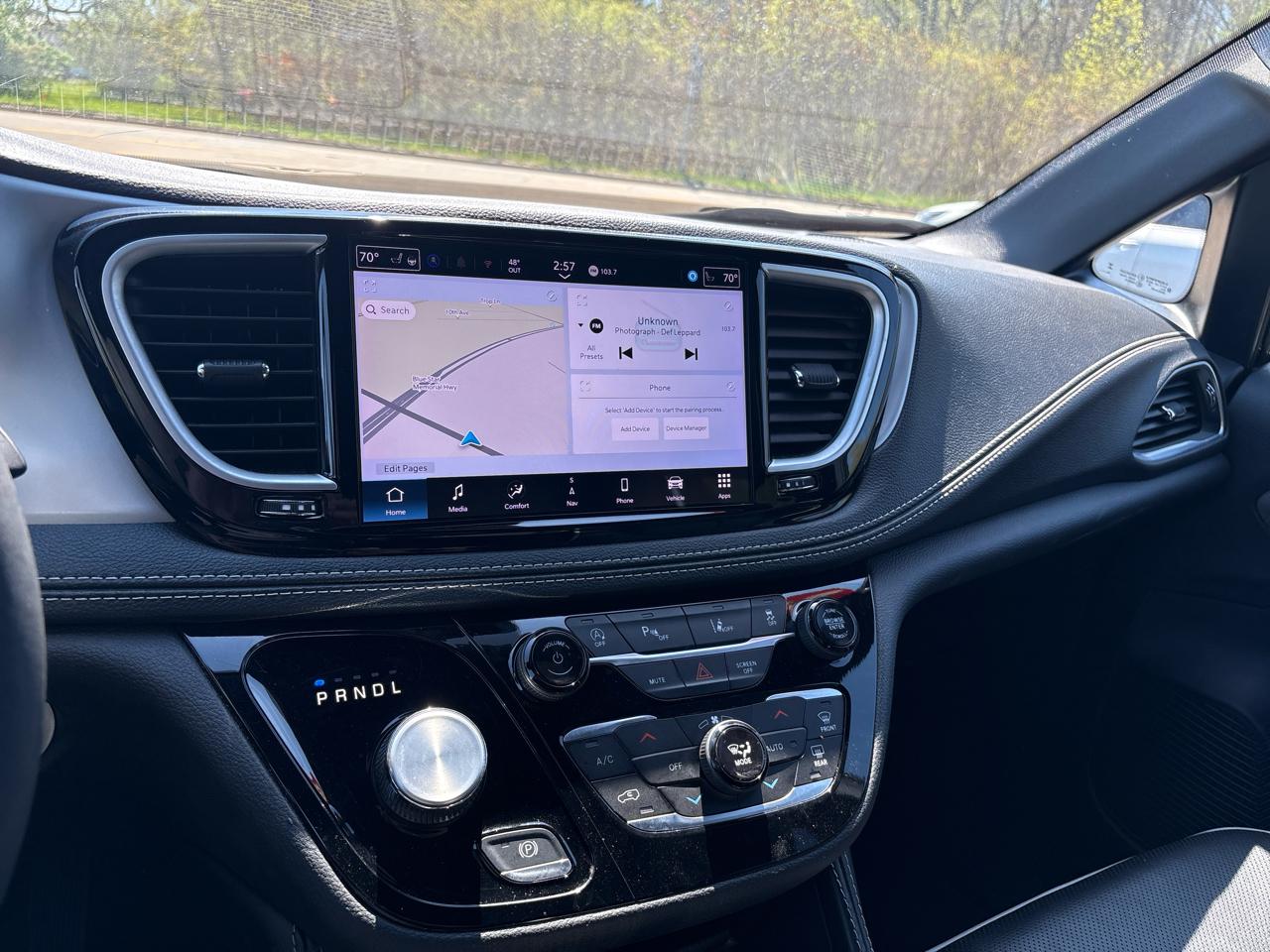 Chrysler Pacifica Limited FWD 2025