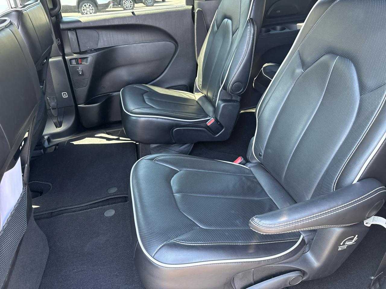 Chrysler Pacifica Limited FWD 2025