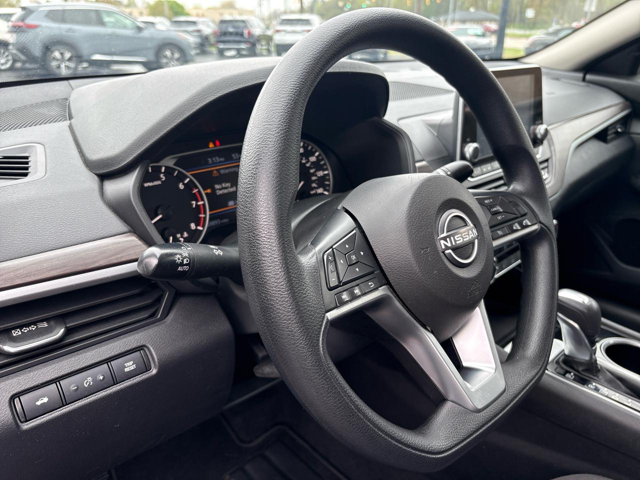 Nissan Altima 2.5 SV Sedan 2024