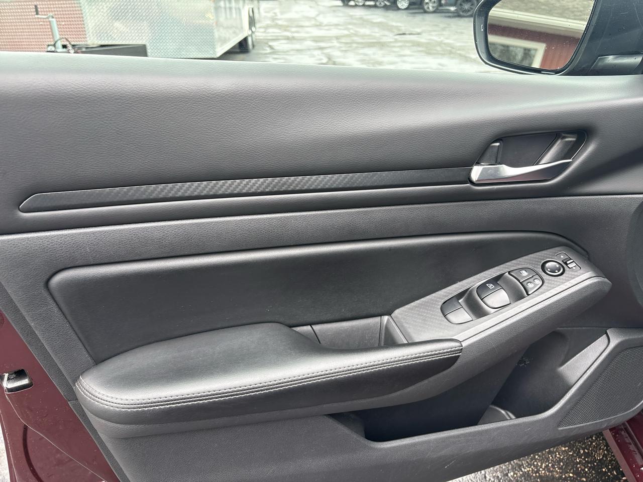 Nissan Altima 2.5 SV Sedan 2024