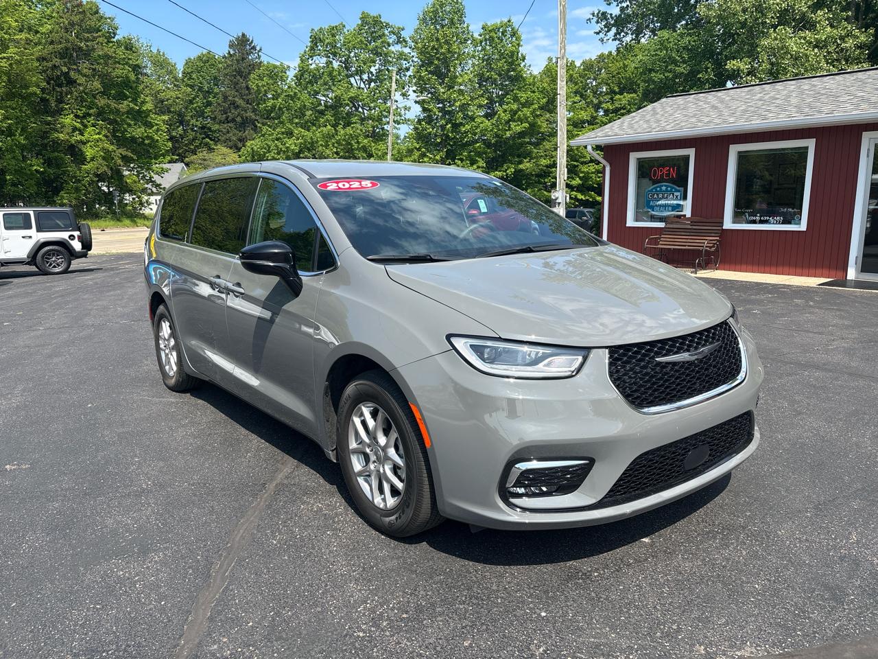 Chrysler Pacifica Select FWD 2025