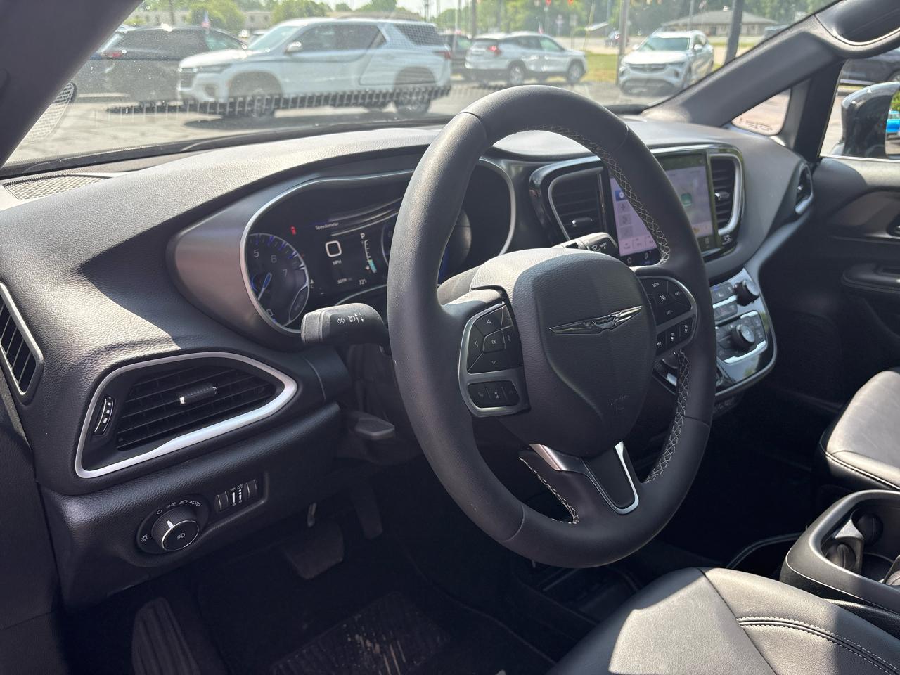 Chrysler Pacifica Select FWD 2025
