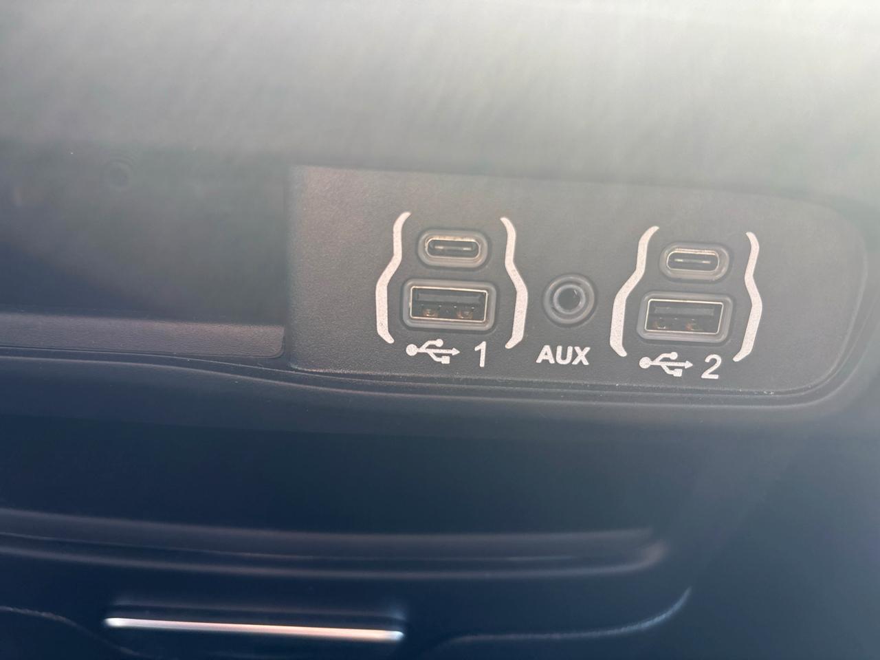 Chrysler Pacifica Select FWD 2025