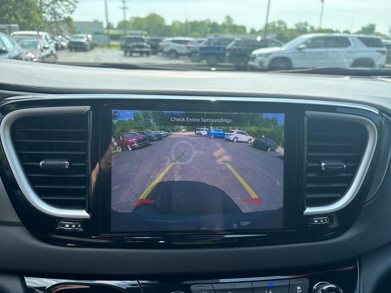 Chrysler Pacifica Select FWD 2025