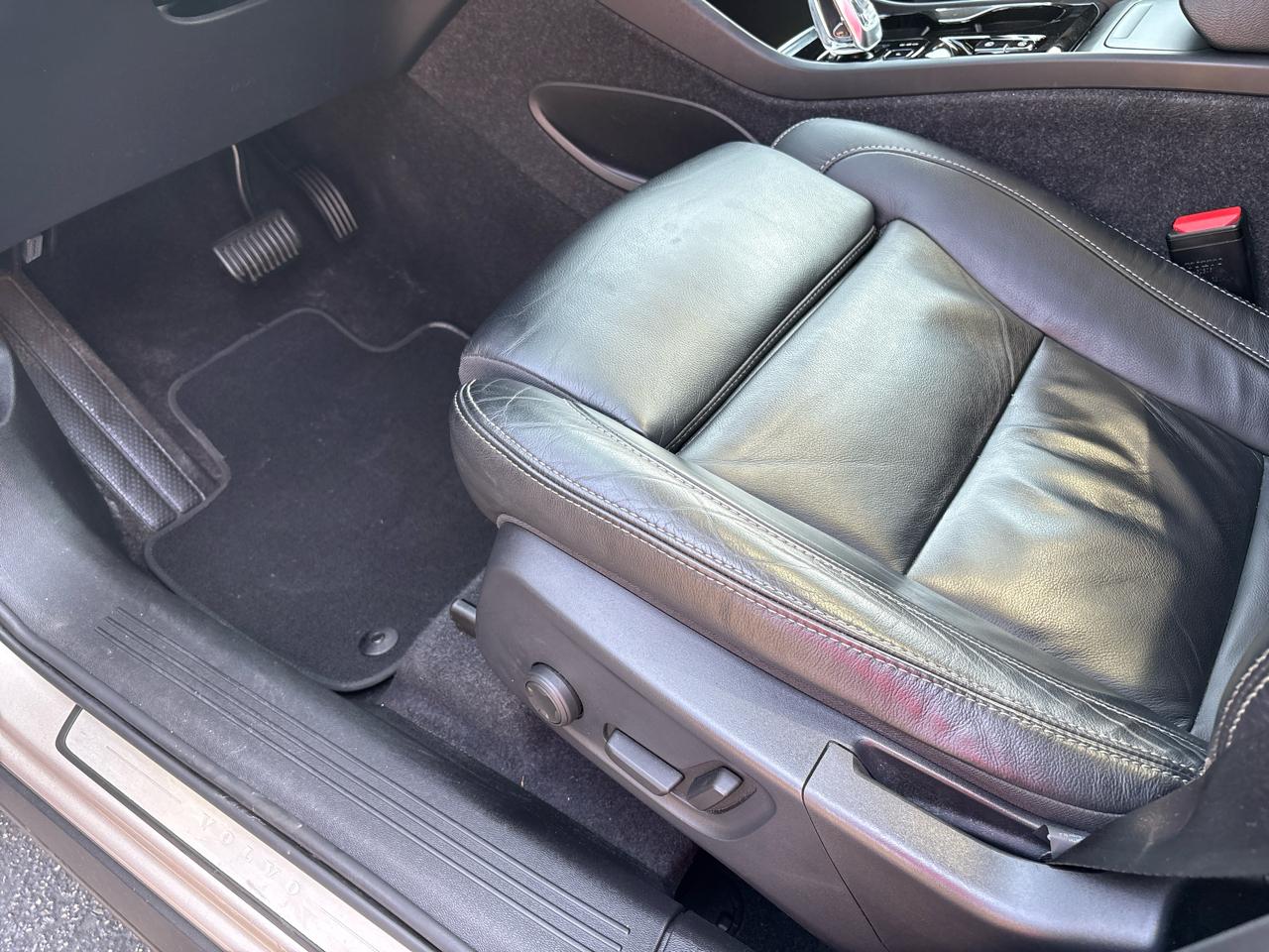 Volvo XC40 B5 AWD Plus Bright Theme 2023