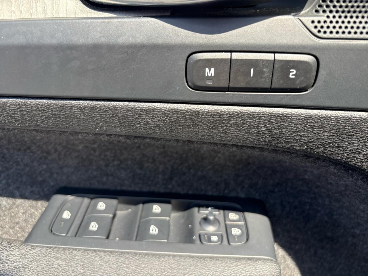 Volvo XC40 B5 AWD Plus Bright Theme 2023