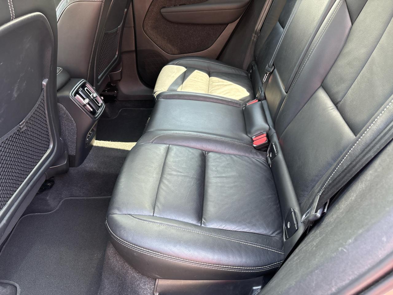 Volvo XC40 B5 AWD Plus Bright Theme 2023