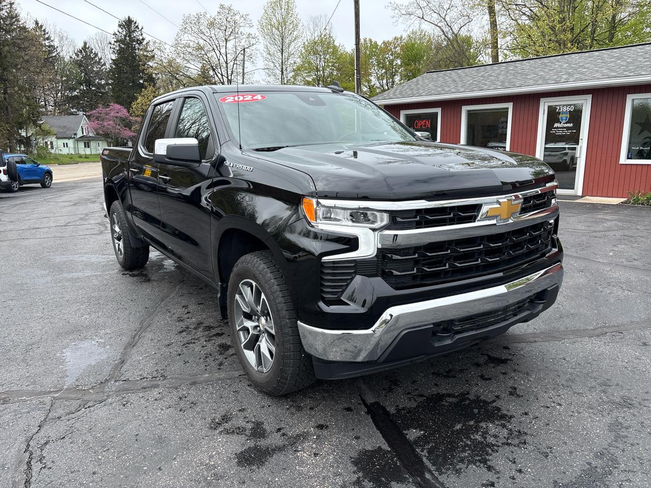 Chevrolet Silverado 1500 4WD Crew Cab 147" LT w/2FL 2024