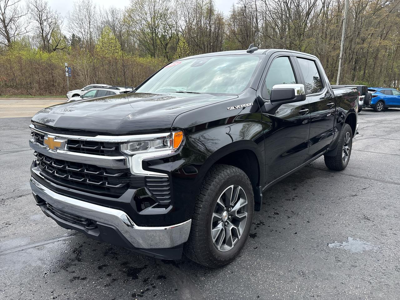 Chevrolet Silverado 1500 4WD Crew Cab 147" LT w/2FL 2024