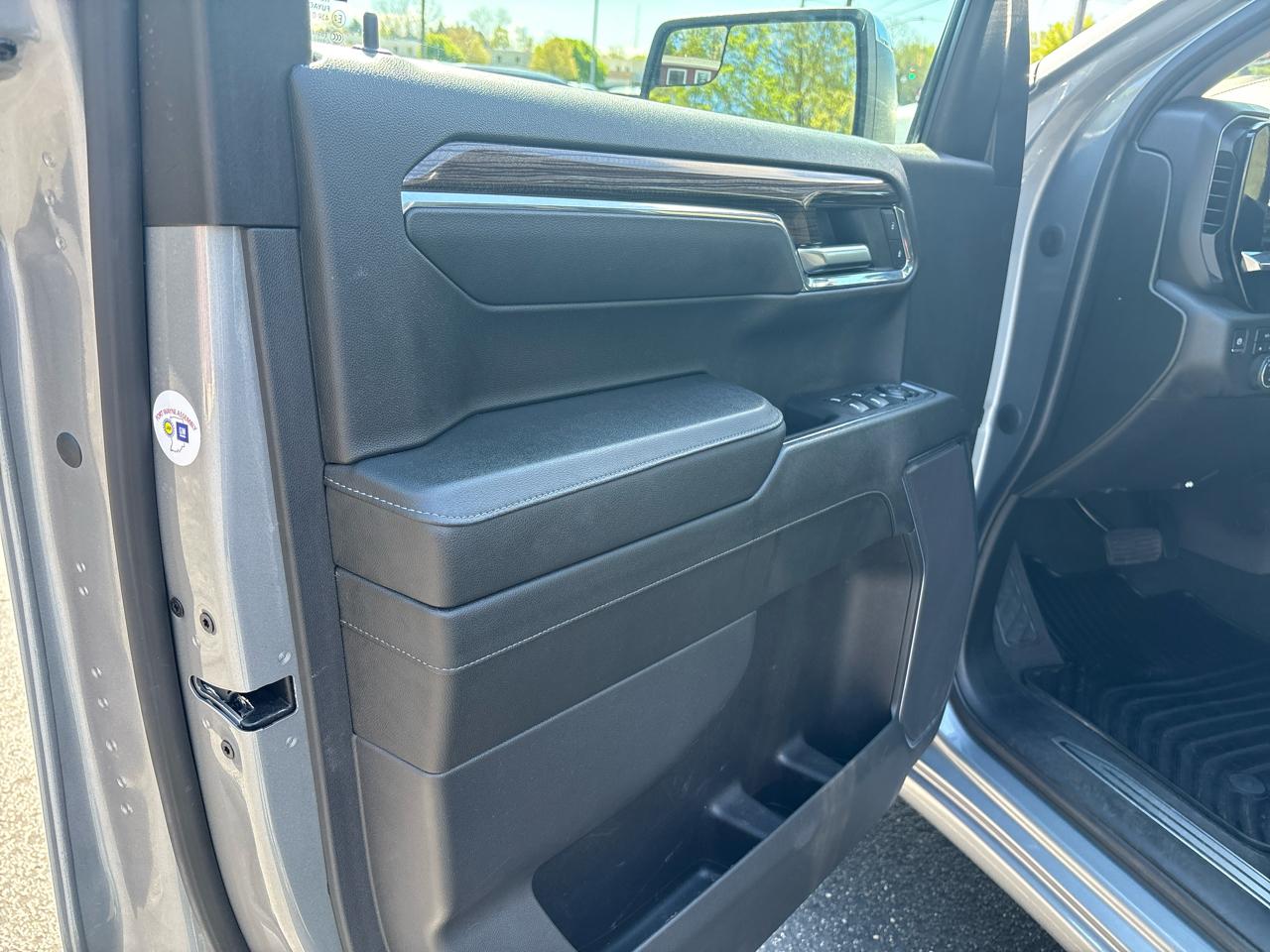 Chevrolet Silverado 1500 4WD Crew Cab 147" LT w/2FL 2024