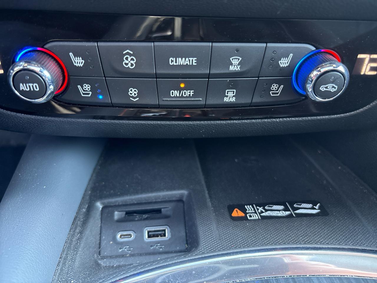 Buick Enclave AWD 4dr Premium 2023