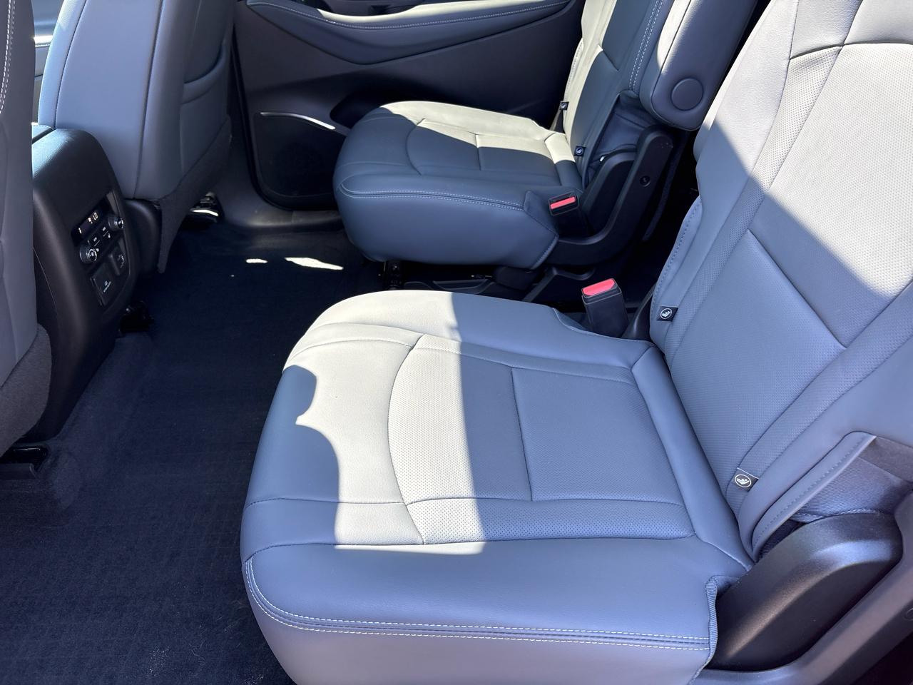 Buick Enclave AWD 4dr Premium 2023