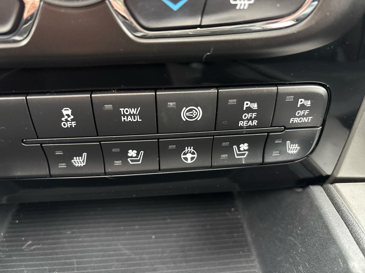 RAM 2500 Laramie 4x4 Crew Cab 6'4" Box 2018