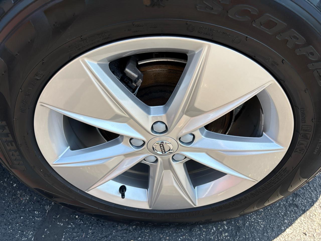 Volvo XC60 B5 AWD Momentum 2022