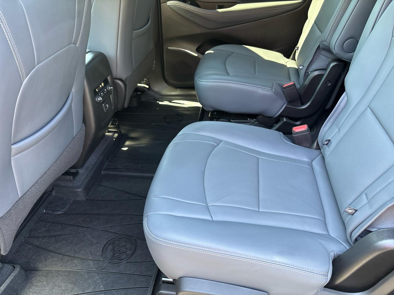 Buick Enclave AWD 4dr Essence 2023