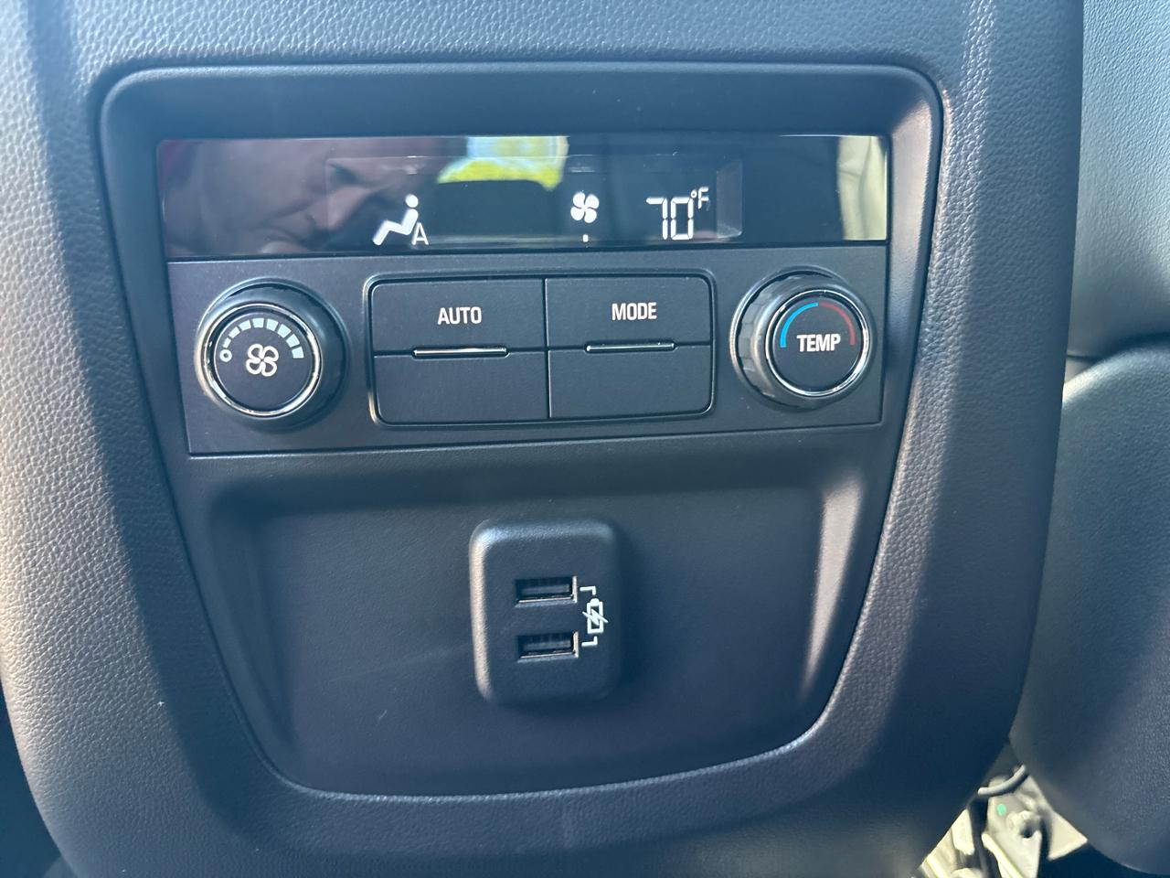 Buick Enclave AWD 4dr Essence 2023