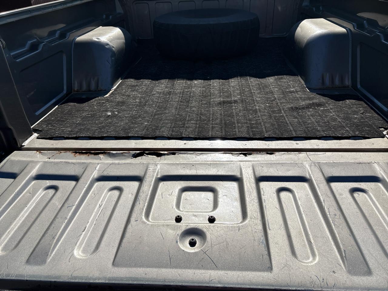 Chevrolet S-10 Ext Cab 123" WB 4WD LS 2002