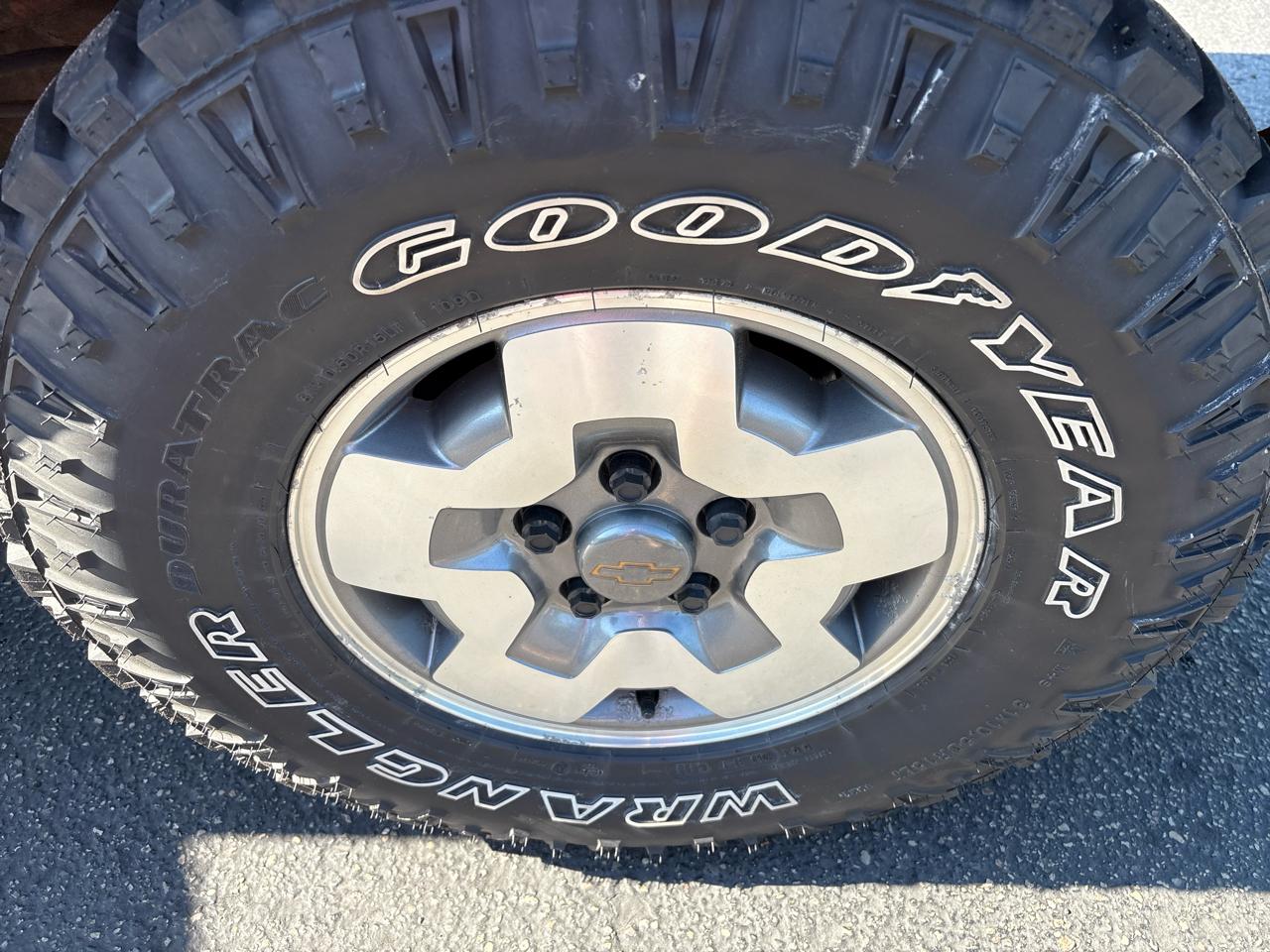 Chevrolet S-10 Ext Cab 123" WB 4WD LS 2002