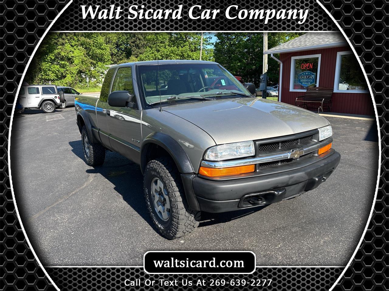 2002 Chevrolet S-10 Ext Cab 123" WB 4WD LS