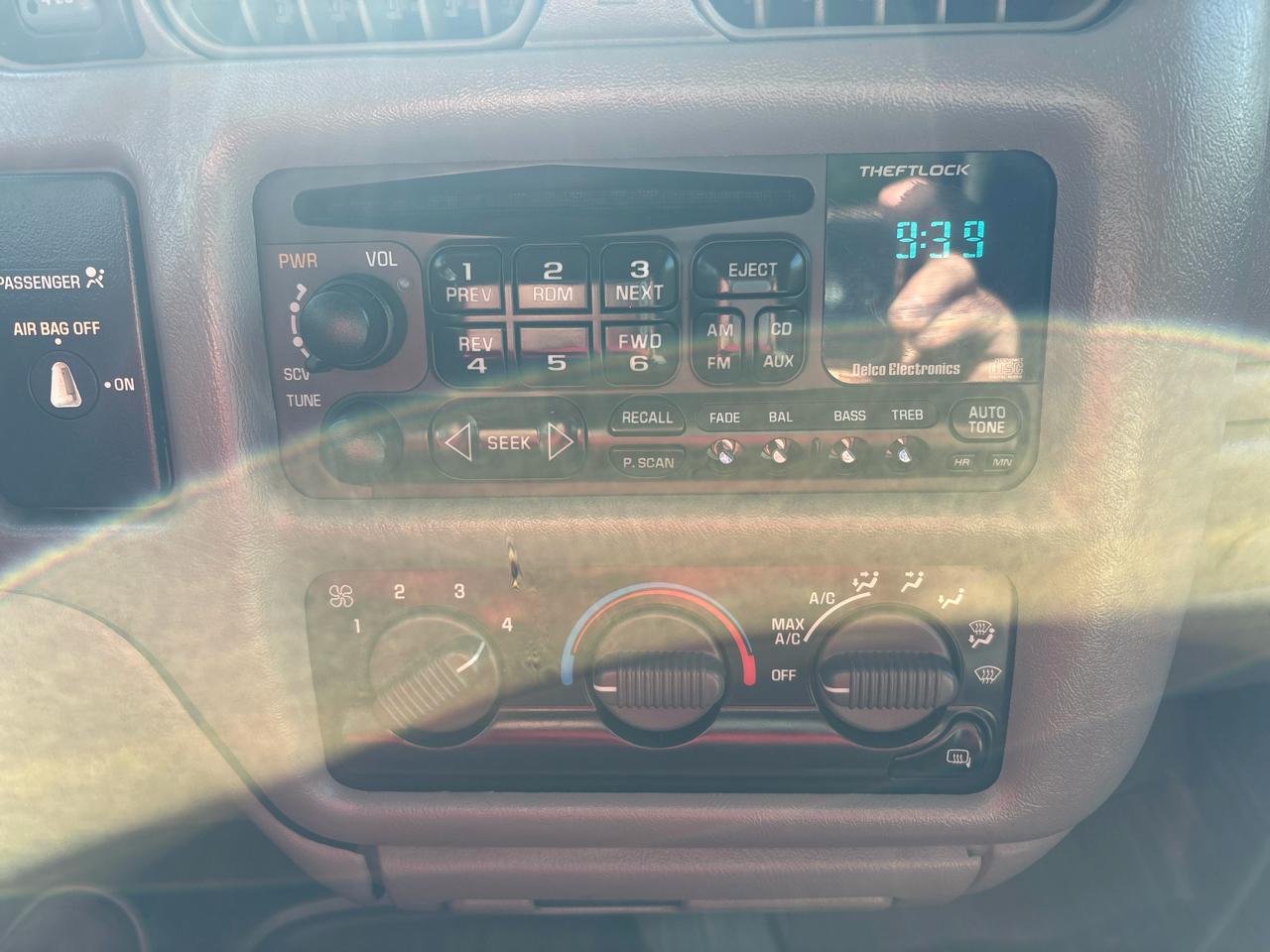 Chevrolet S-10 Ext Cab 123" WB 4WD LS 2002