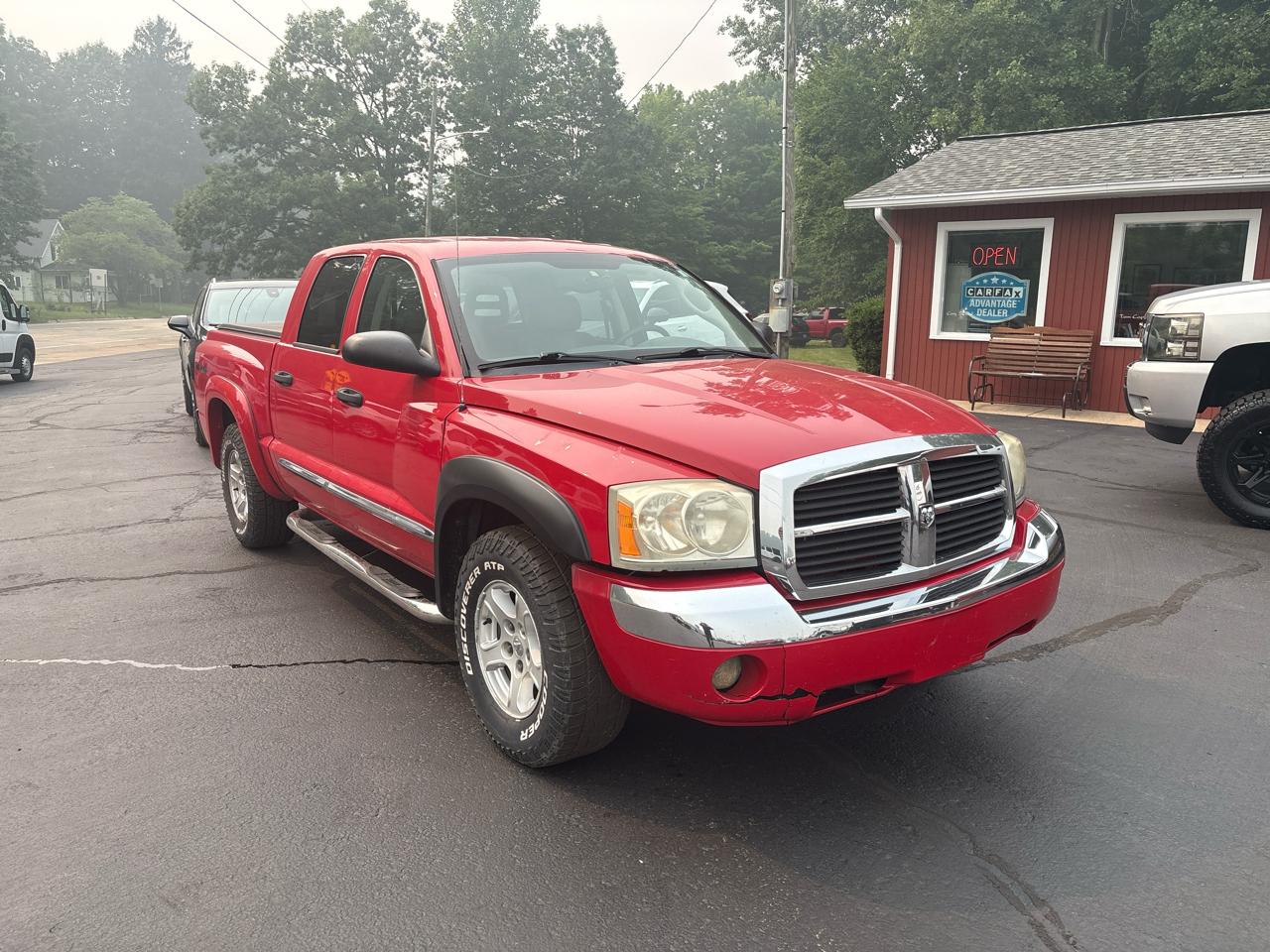 Dodge Dakota 4dr Quad Cab 131" WB 4WD Laramie 2005