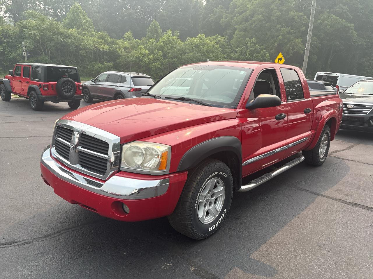 Dodge Dakota 4dr Quad Cab 131" WB 4WD Laramie 2005