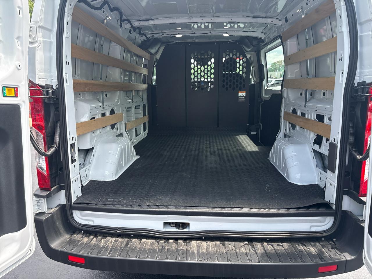Ford Transit Cargo Van T-250 130" Low Rf 9070 GVWR RWD 2025