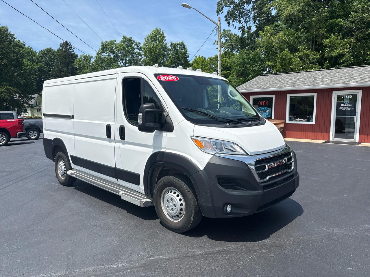 RAM ProMaster Cargo Van Tradesman 2500 Low Roof 136" WB w/Pass Seat 2025