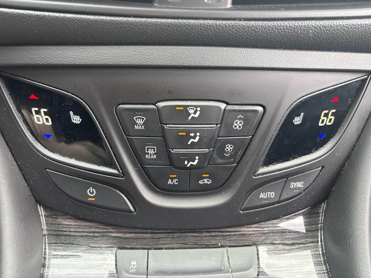 Buick Envision FWD 4dr Essence 2017