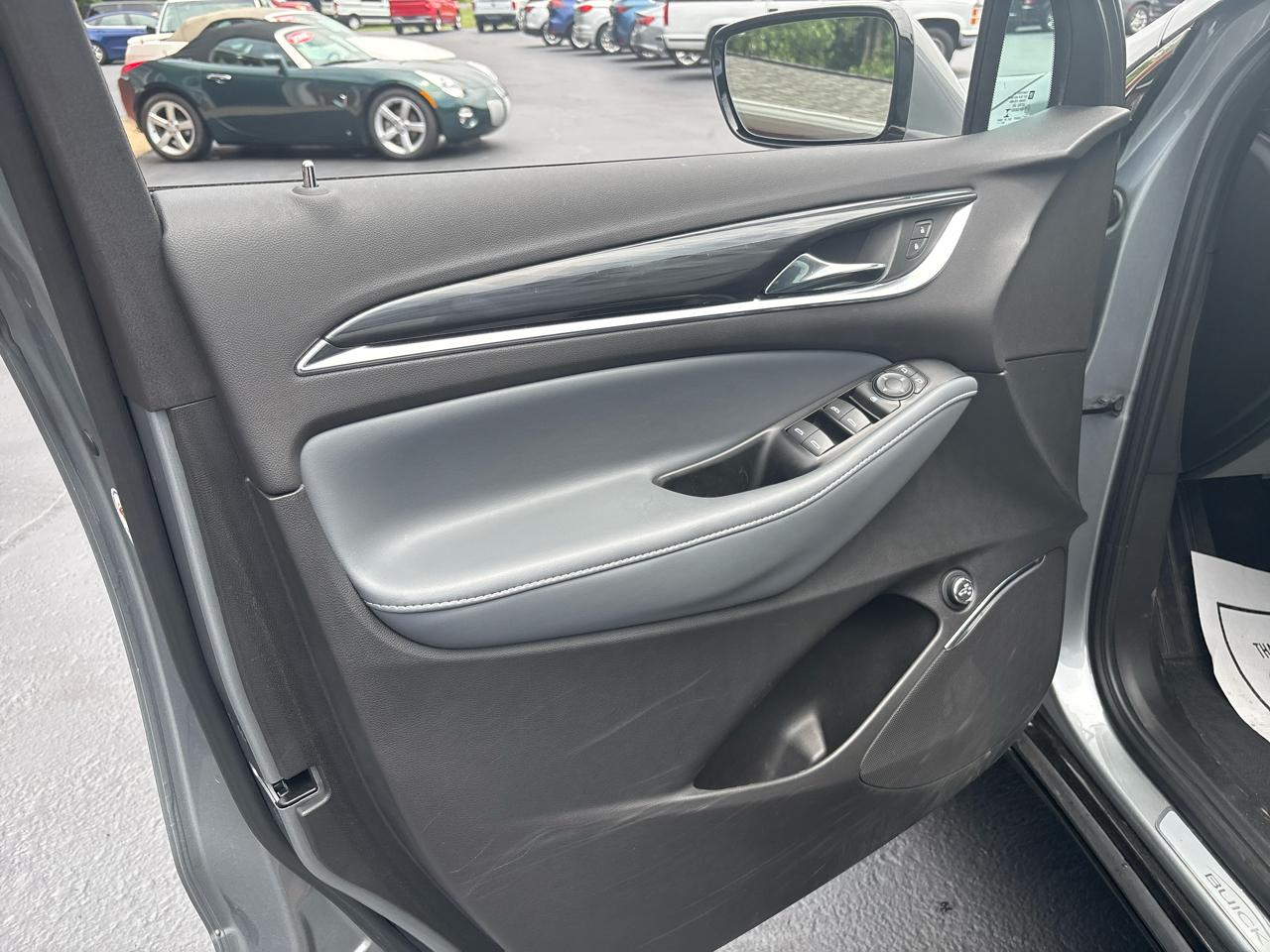 Buick Enclave FWD 4dr Essence 2023
