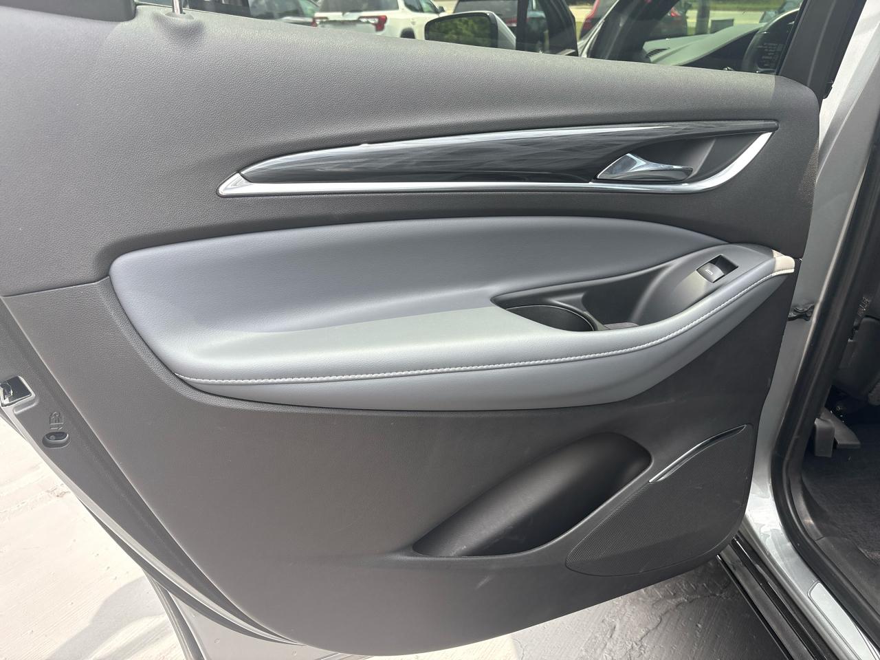 Buick Enclave FWD 4dr Essence 2023