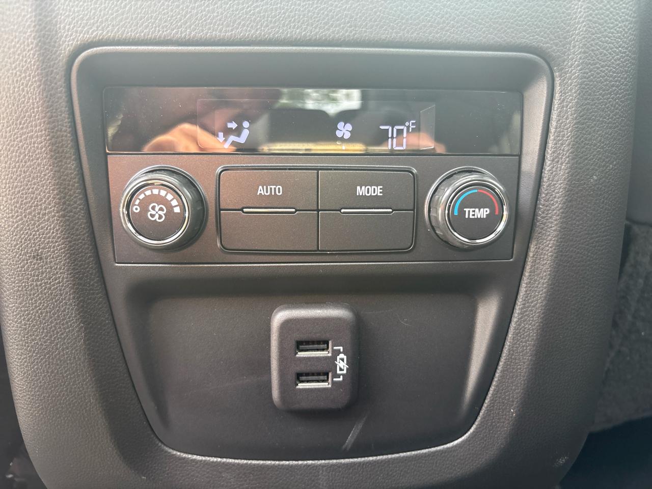 Buick Enclave FWD 4dr Essence 2023