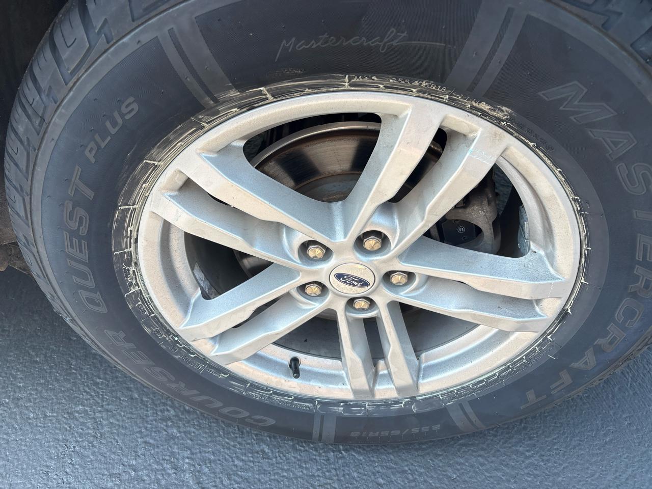 Ford Explorer XLT 4WD 2023