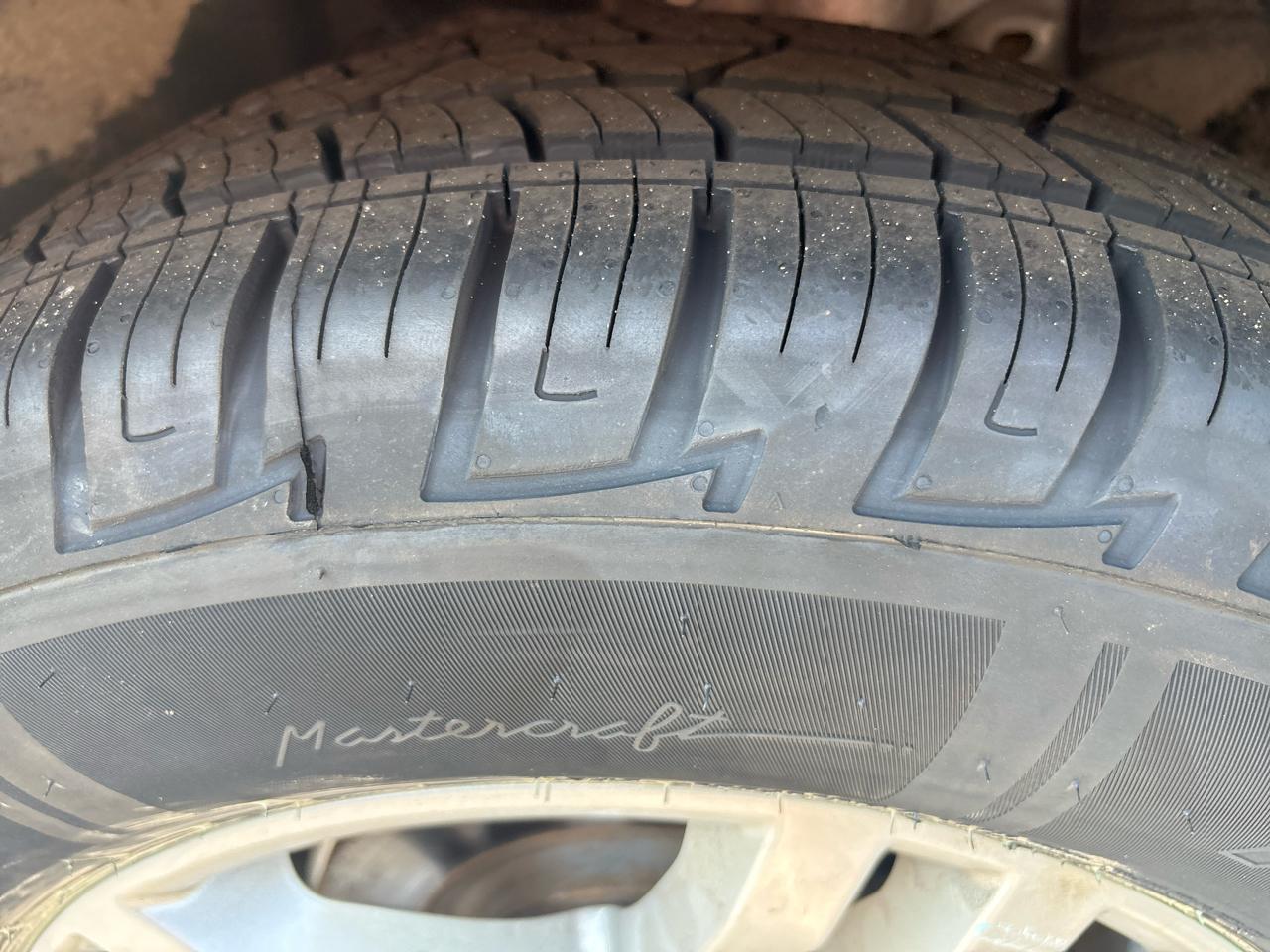 Ford Explorer XLT 4WD 2023