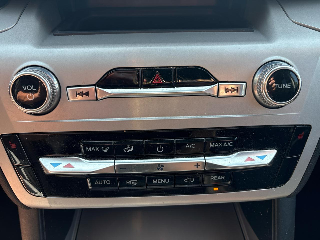 Ford Explorer XLT 4WD 2023
